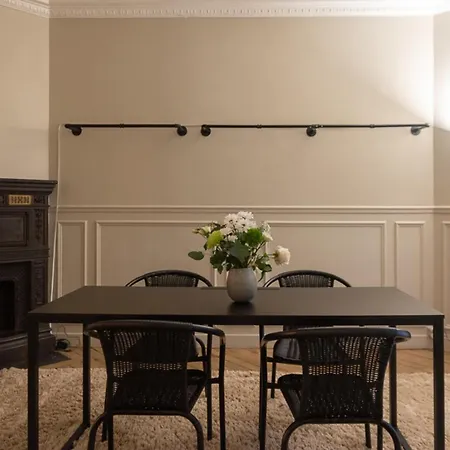 Beautiful Between Pigalle And Montmartre * Párizs